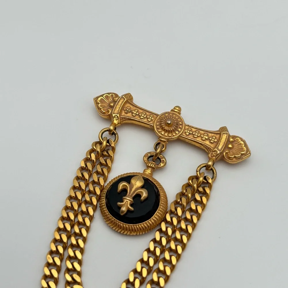 Ben-Amun Gold Tone Chain Brooch With Fleur-De-Lis Medallion - Picture 2 of 4